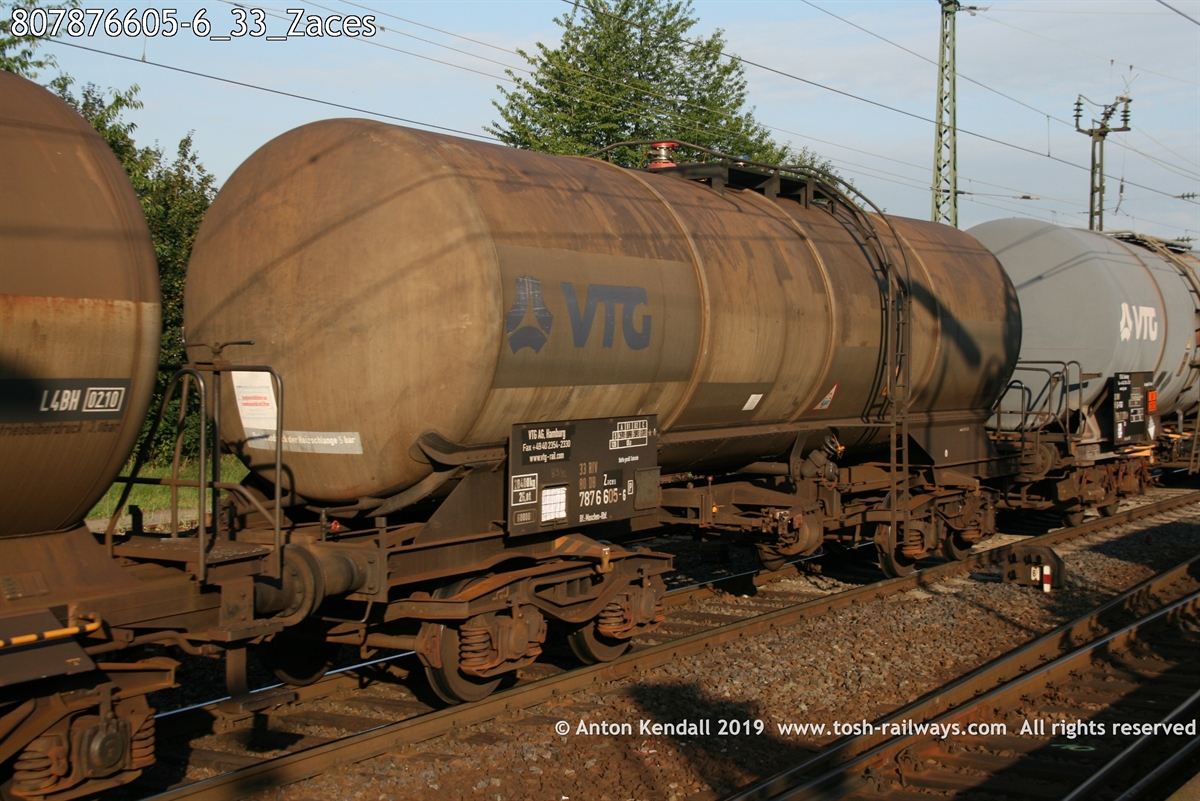 807876605-6_33_Zaces.jpg